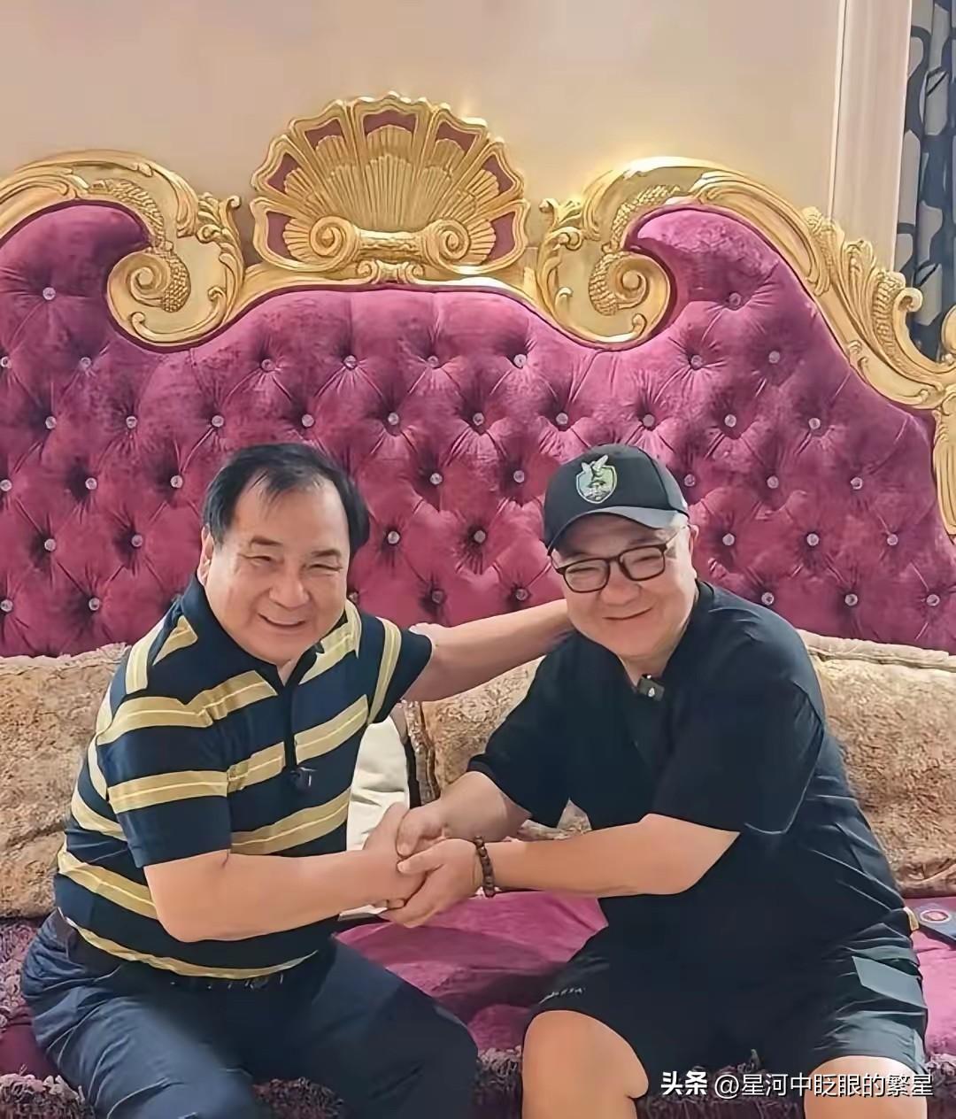 国足这下尴尬了，董路回国李晓华安排了一个饭局，请了一百多个有头有脸的人，这一百多