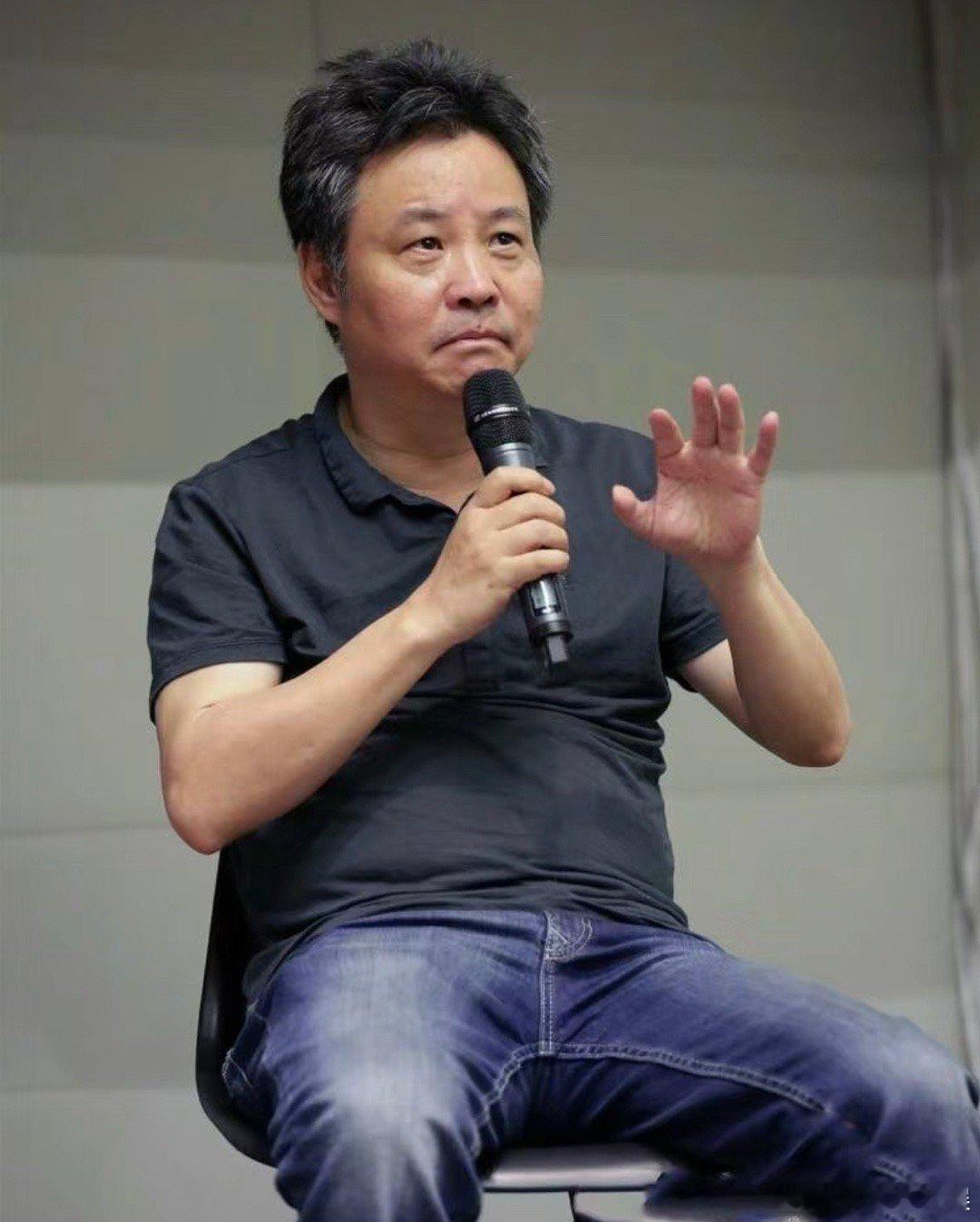 #余华当了高考反面教材二十年#不管余华老师再怎么口出狂言，人家都有能够匹配到的实