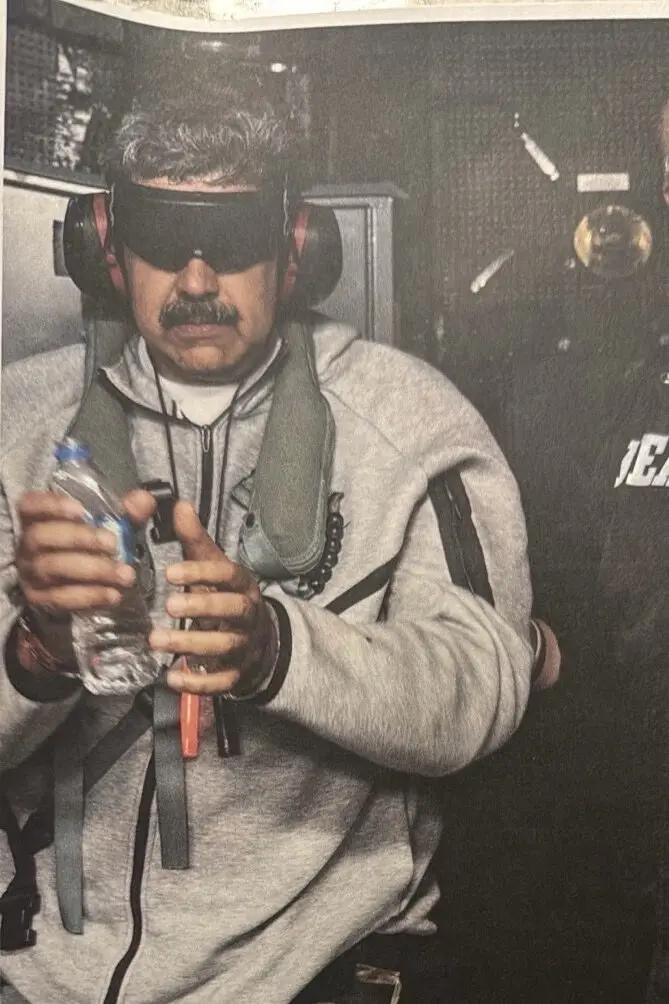 这个事儿太讽刺了。
         这个世界最大的讽刺莫过于，有些人在确认自己