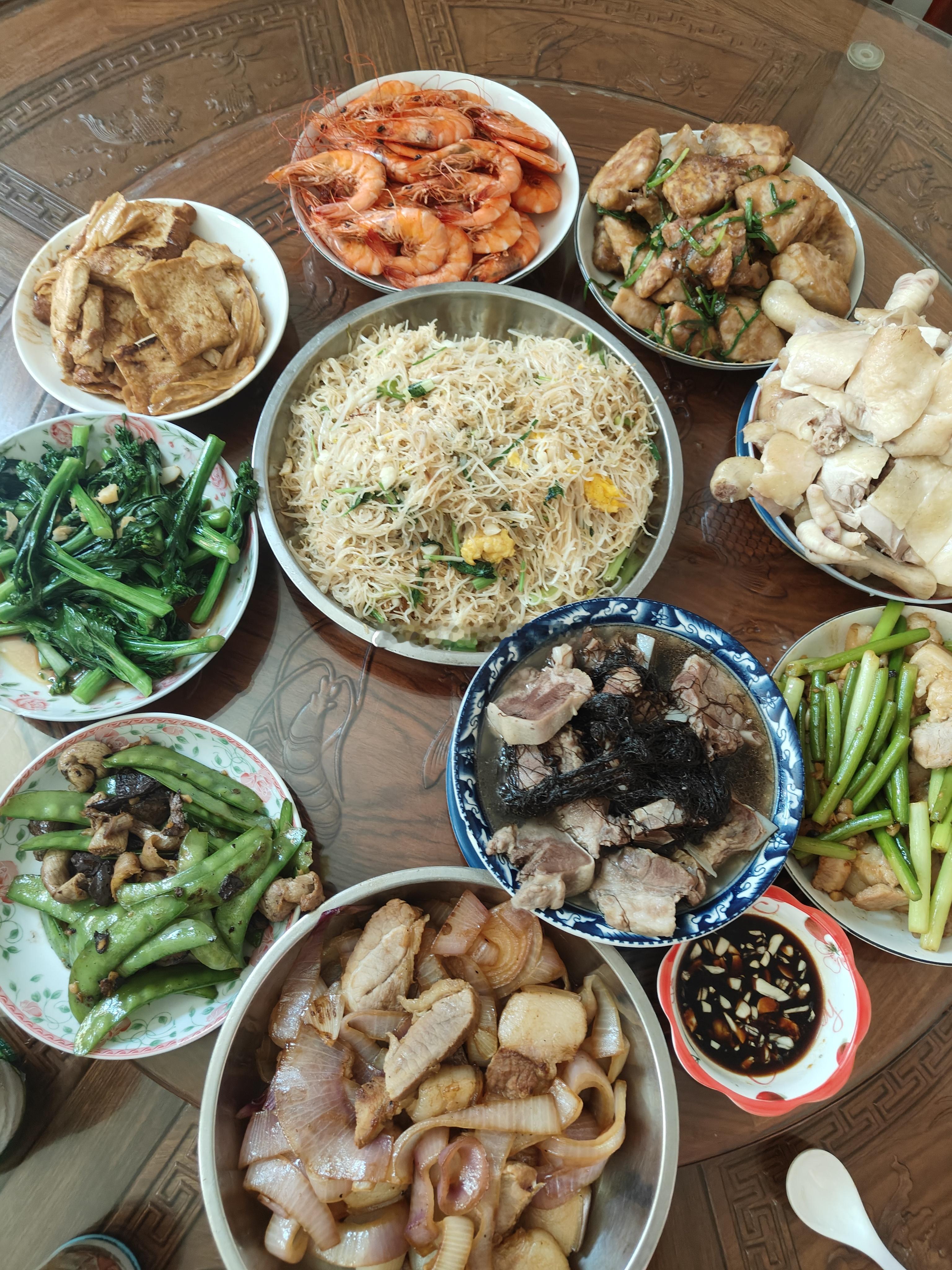 不夸张的说，整个湛江今天的菜式都一模一样吴川美食端午节重新定义了5到6k湛江