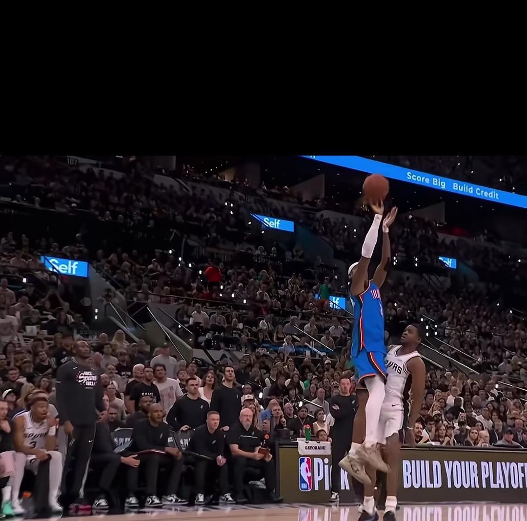 马刺球员都不敢防亚历山大了结果还是犯规，这样的NBA季后赛还有什么意义？现在只要