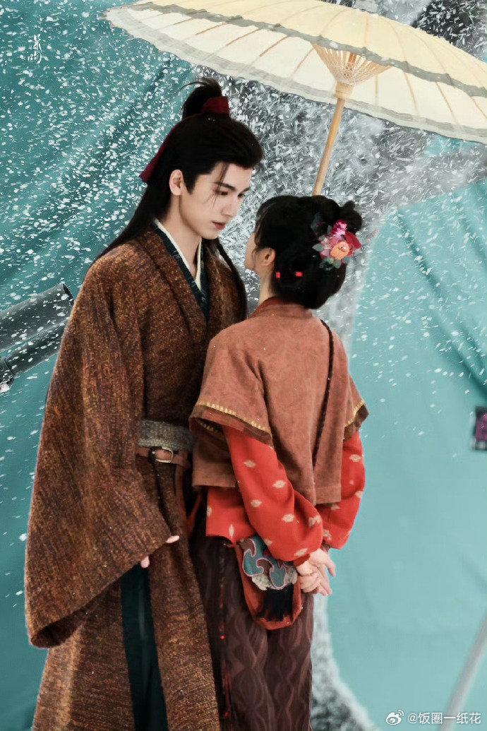 张凌赫田曦薇打伞剧宣视频 打伞剧宣视频去哪了！！！剧情都过了还不放出来啥意思张凌