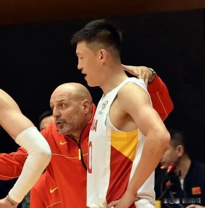 外教通病！
乔尔杰维奇不了解中国篮球，他用三个H来选择球员，他的执教理念或许很先