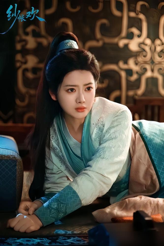 都别猜了，王皓祯这种长剧演员“下嫁”短剧，根本不是资本下场，是换赛道抢钱。
长