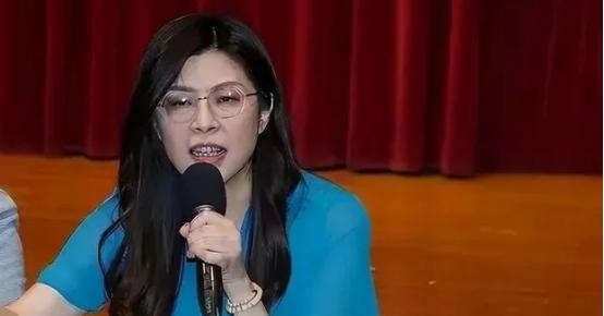 -国民党副主席张荣恭最近在节目里爆了个猛料，说郑丽文根本不是大家以为的 