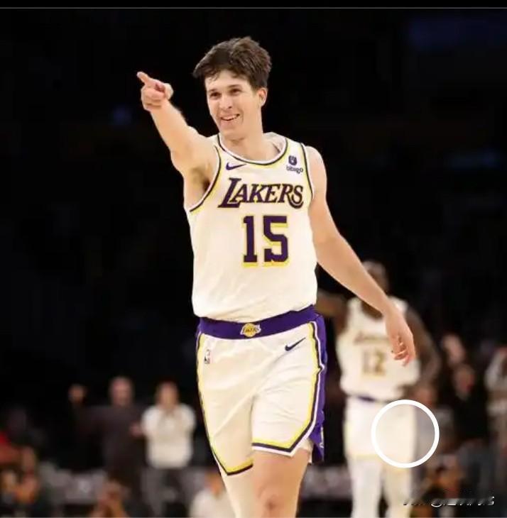 里弗斯天神下凡，带领没有东契奇和詹姆斯的湖人队，客场战胜萨克拉门托国王队！
  