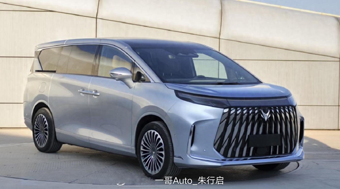 极狐的中大型MPV实车图被曝光，新车内部代号为N80KS，搭载1.5T增程动力，