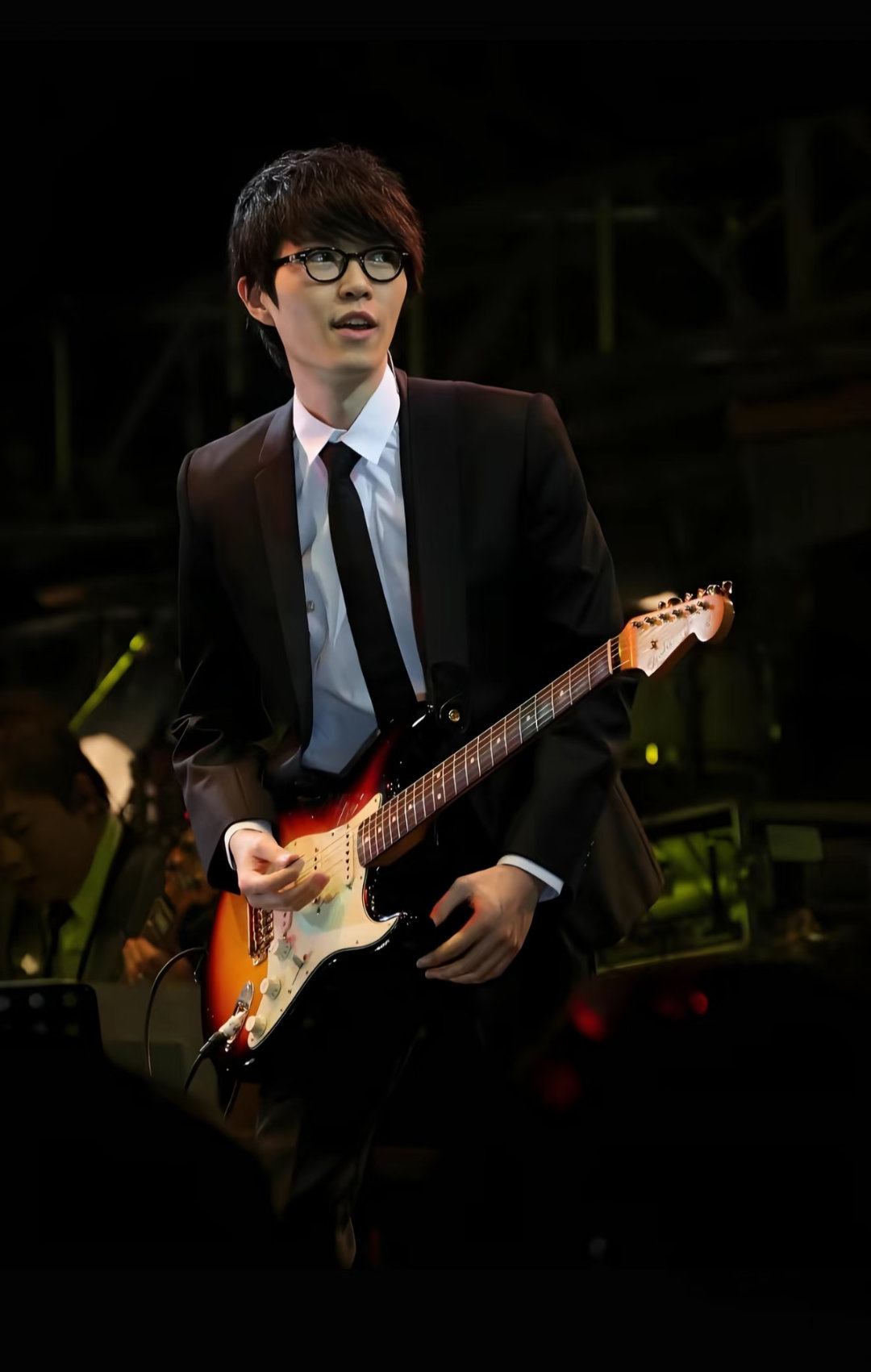 方大同才二十三MV方大同是幸运的，在短暂的一生里，他为我们留下的这些歌，会让人永