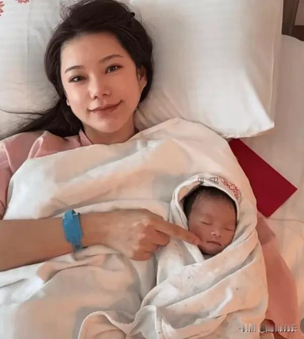 马筱梅官宣得子！宝宝正脸曝光神似汪小菲，张兰称天赐灵童
 
2月24日，马筱梅官