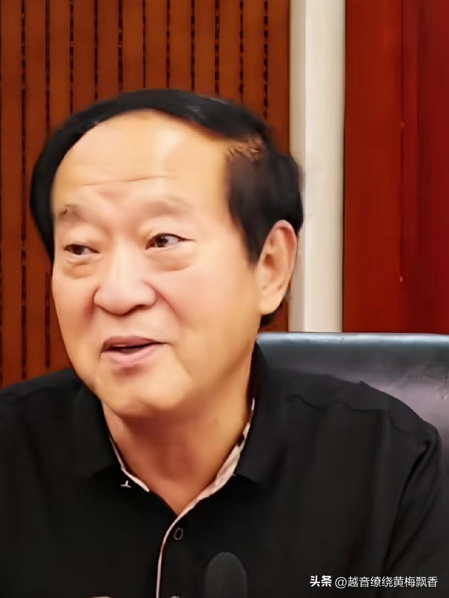 牛群说过:“我是一名光荣的中国共产党员，我入党50年了，不管我们的国家发生翻天覆