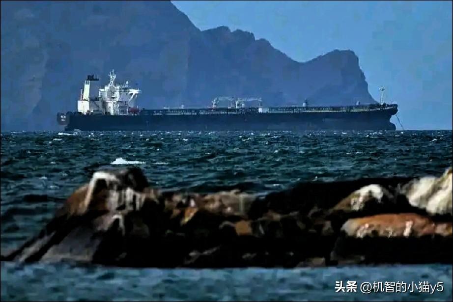 美委这次石油合作的水实在太深了，两边公开的说法完全对不上。
委内瑞拉说要开放17