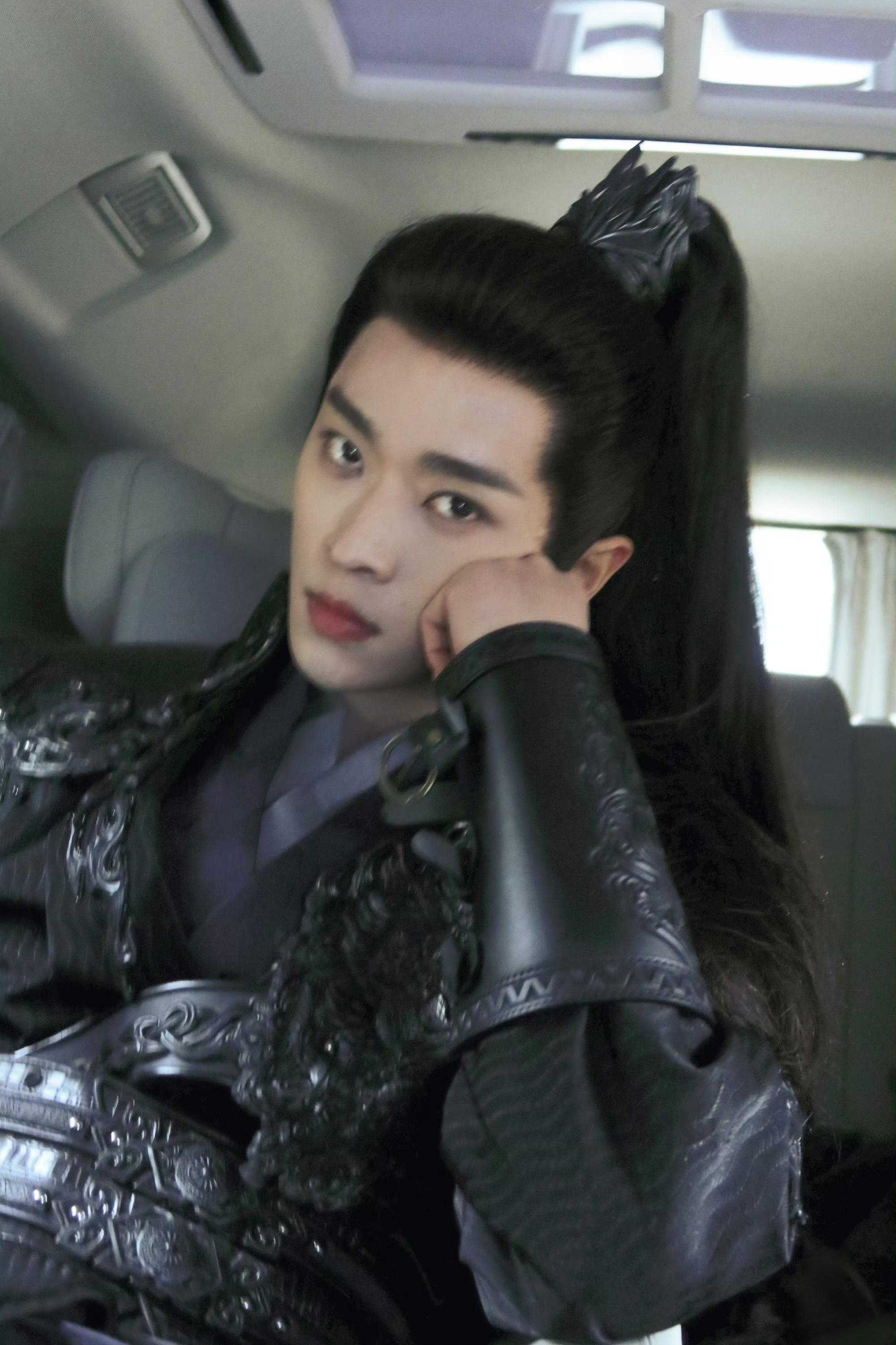 闷骚傲娇男还是太戳我了。