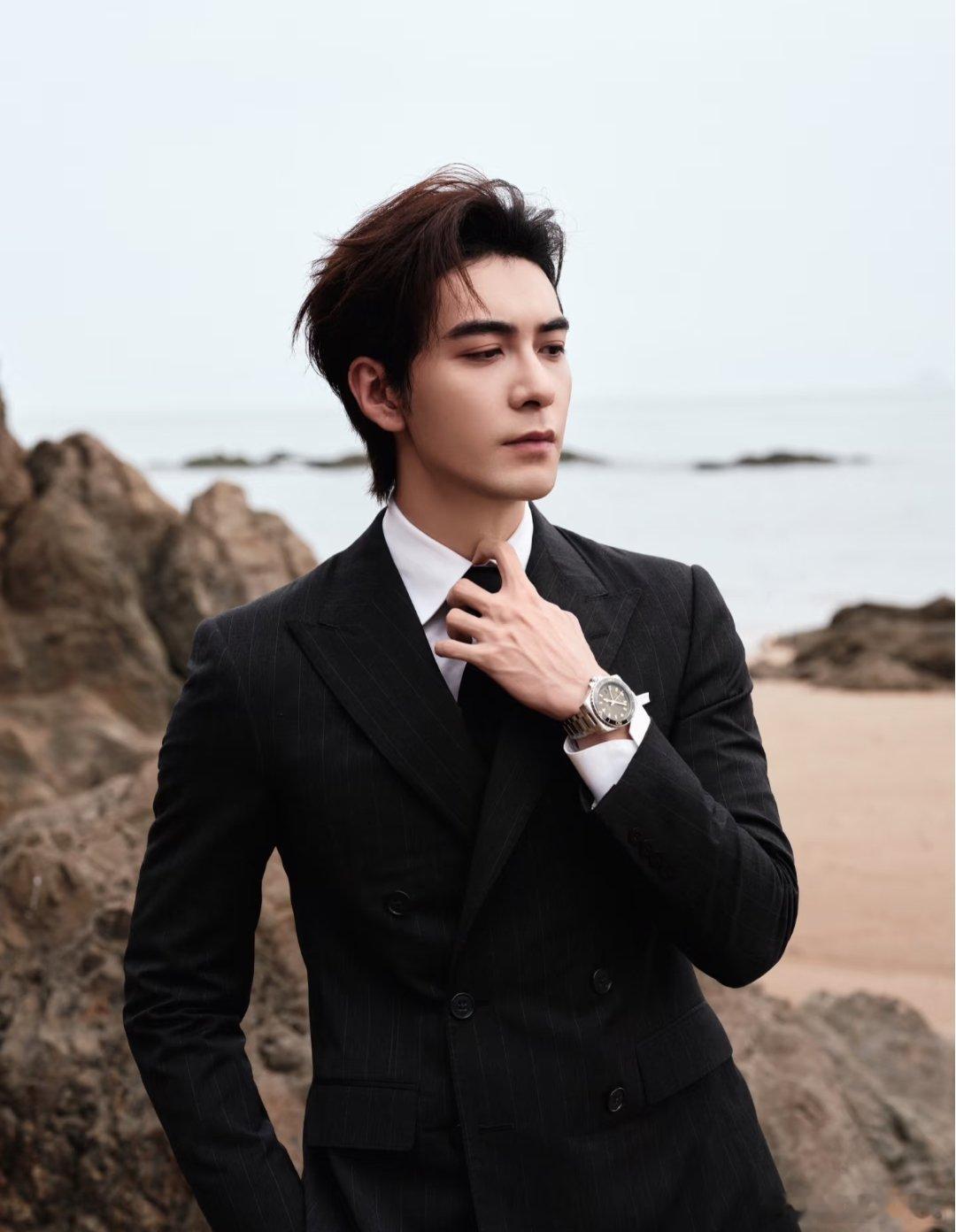 明星丨写真陈星旭的一组西装图～ 