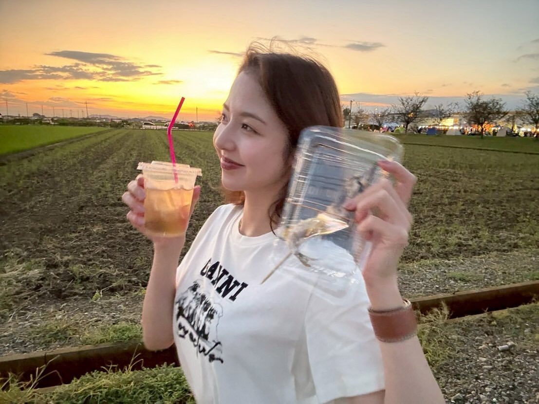 和田まあや「🐟鮎の塩焼きだーいすきっ✨並んでる中で1番大きい鮎を選びま