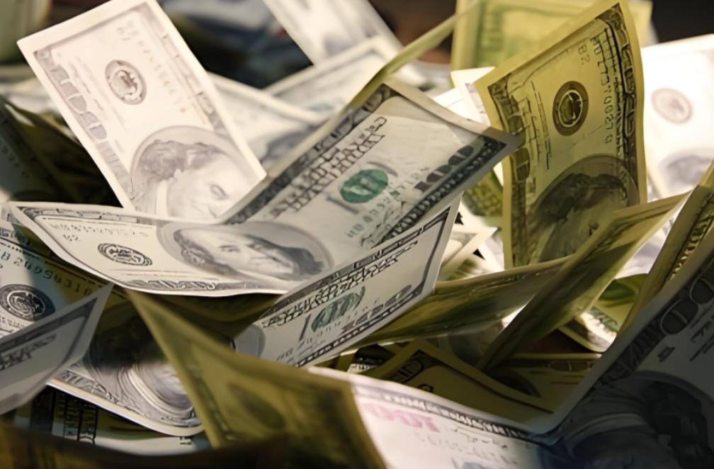 霸气，我国拒接 8500 亿美债，专家：救美国就是救中国的时代结束了。
最近这阵