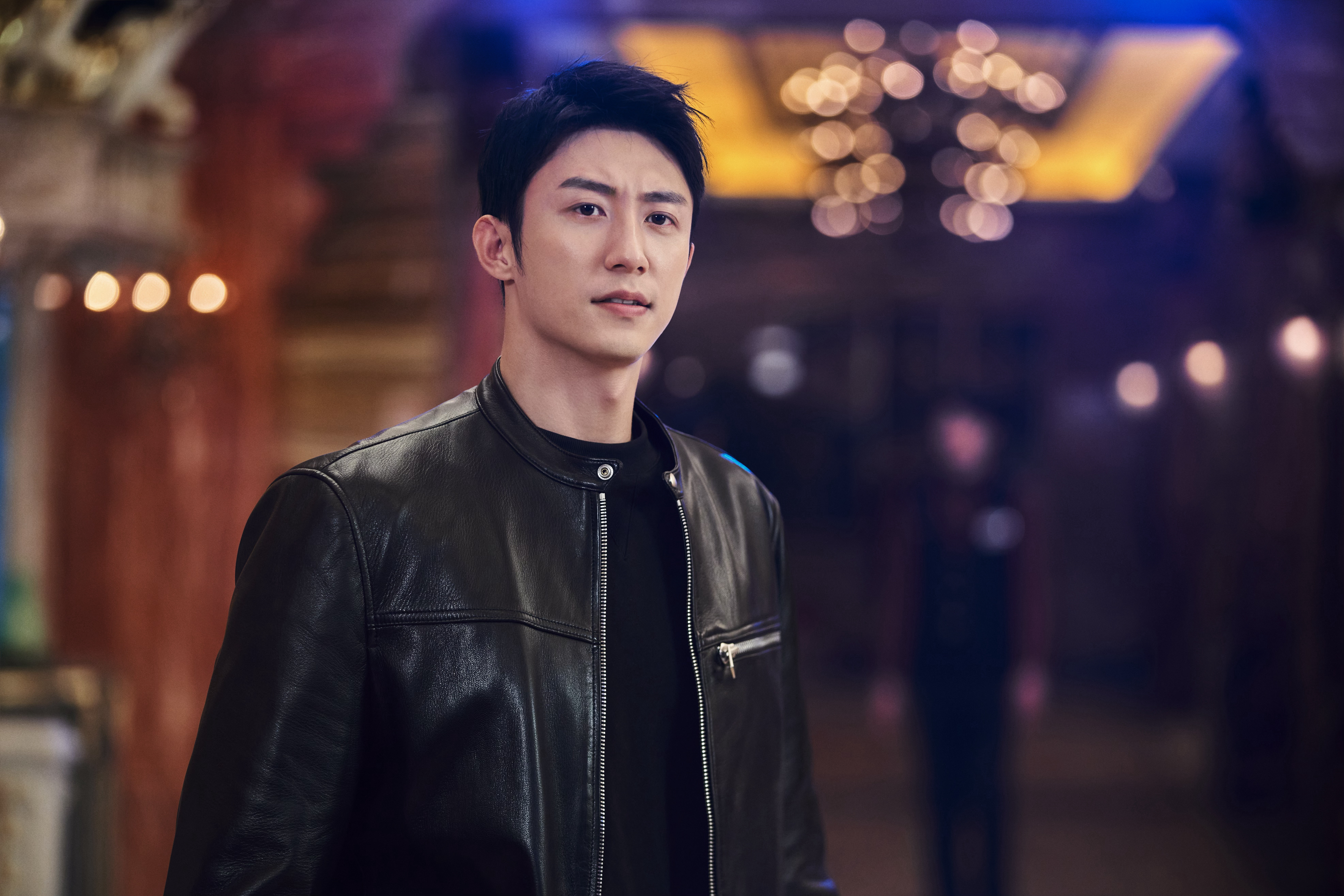 我终于应酬完回到家开始追今日更新了！《罚罪2》第23集开头的回忆杀，哎，是龙湾二