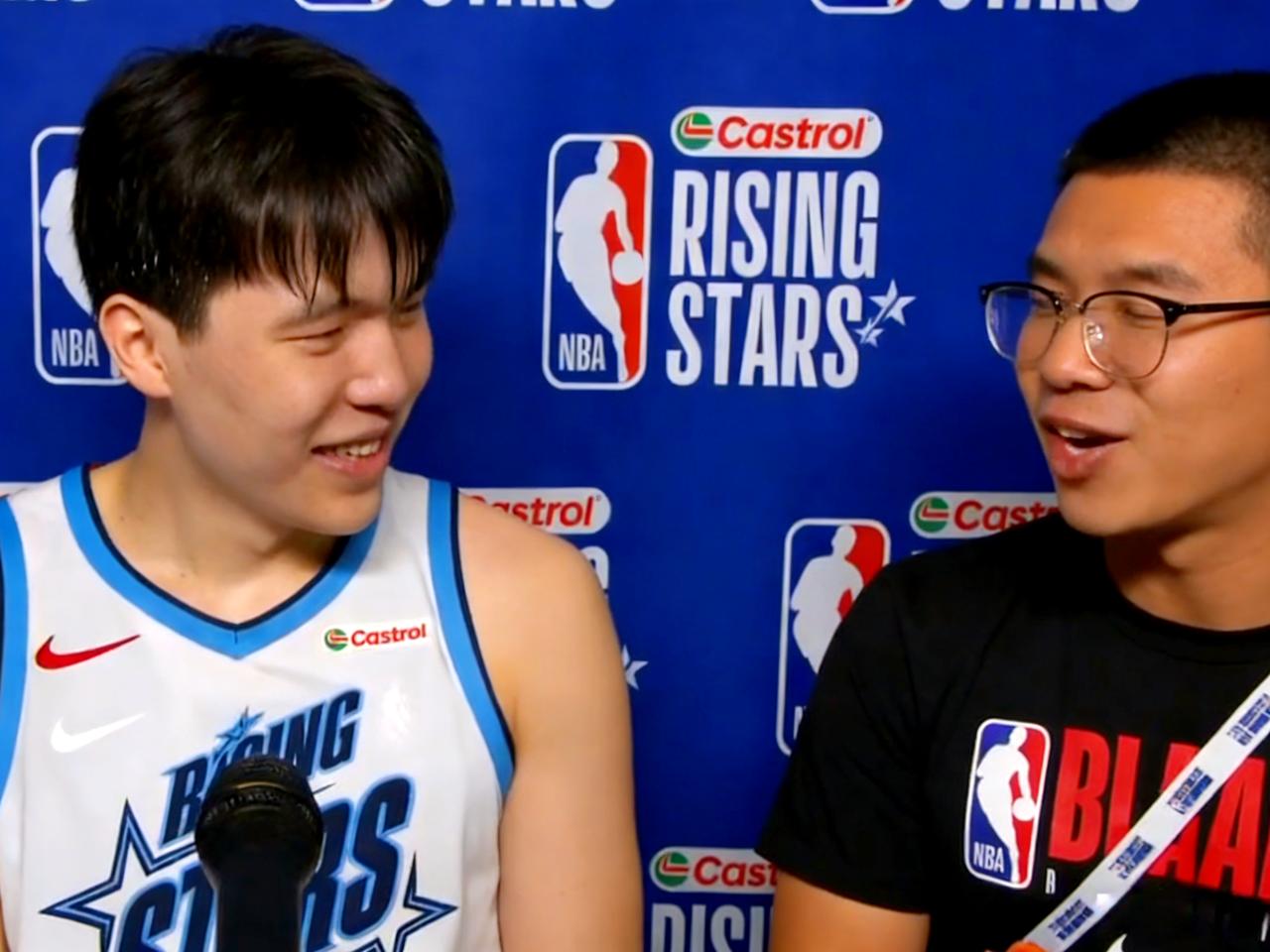 太圈粉！杨瀚森说想亲亲约基奇，球迷：这是真爱

杨瀚森在全明星新秀赛上打得很棒，