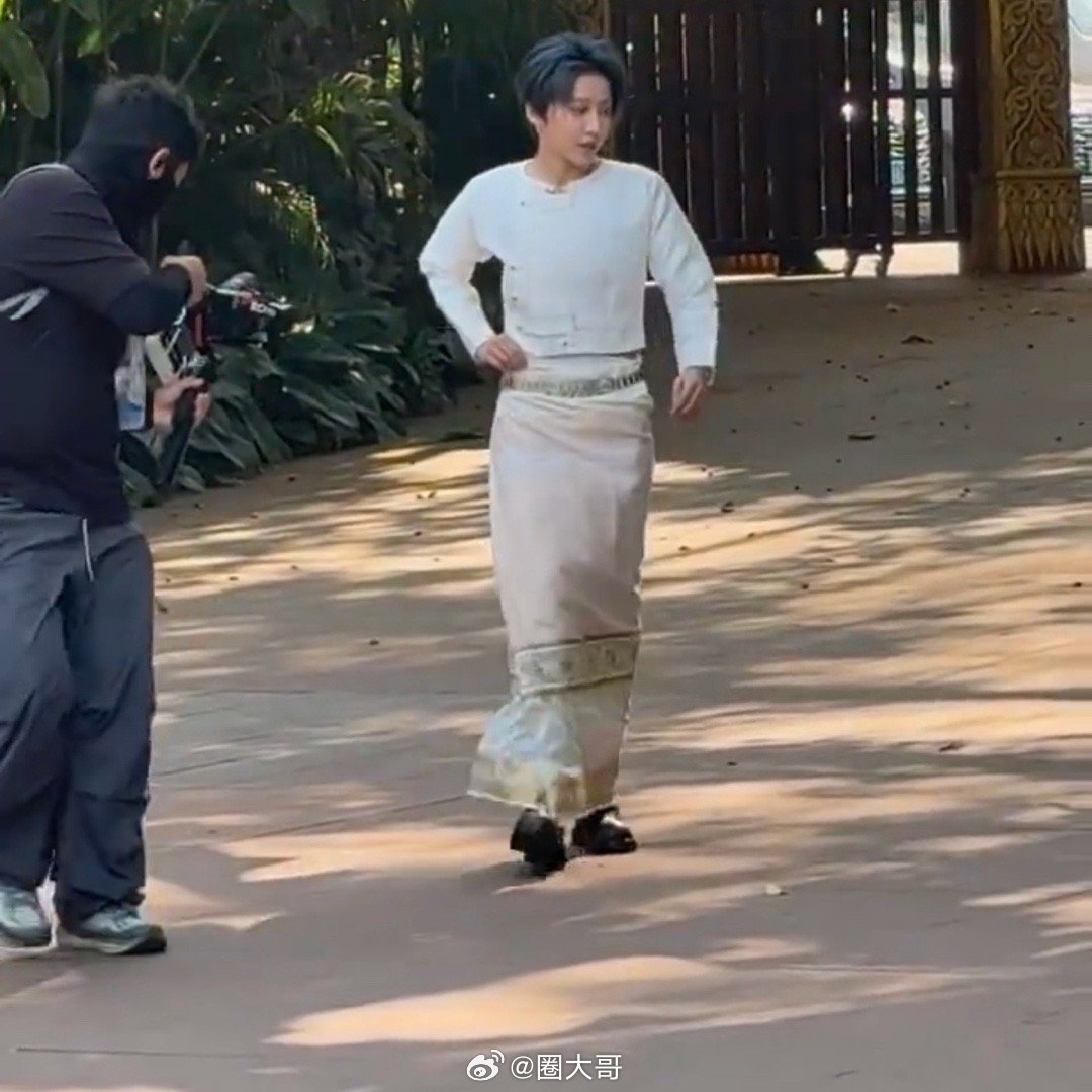 刘雨昕音你而来傣族造型路透哇塞了啊，刘雨昕在综艺《音你而来》的新路透来了，傣族造