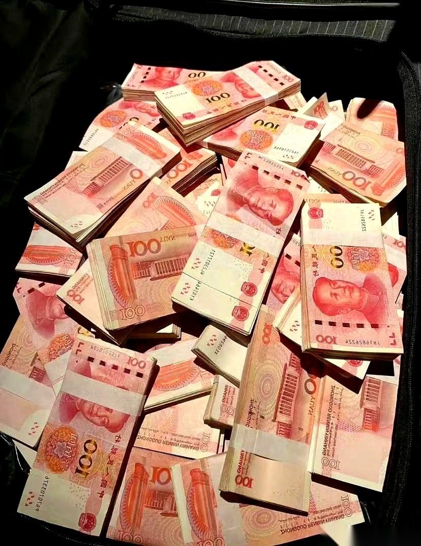 手里有300万闲钱，一年能差出多少收益？
放银行，6万。
放对地方，24万。
整