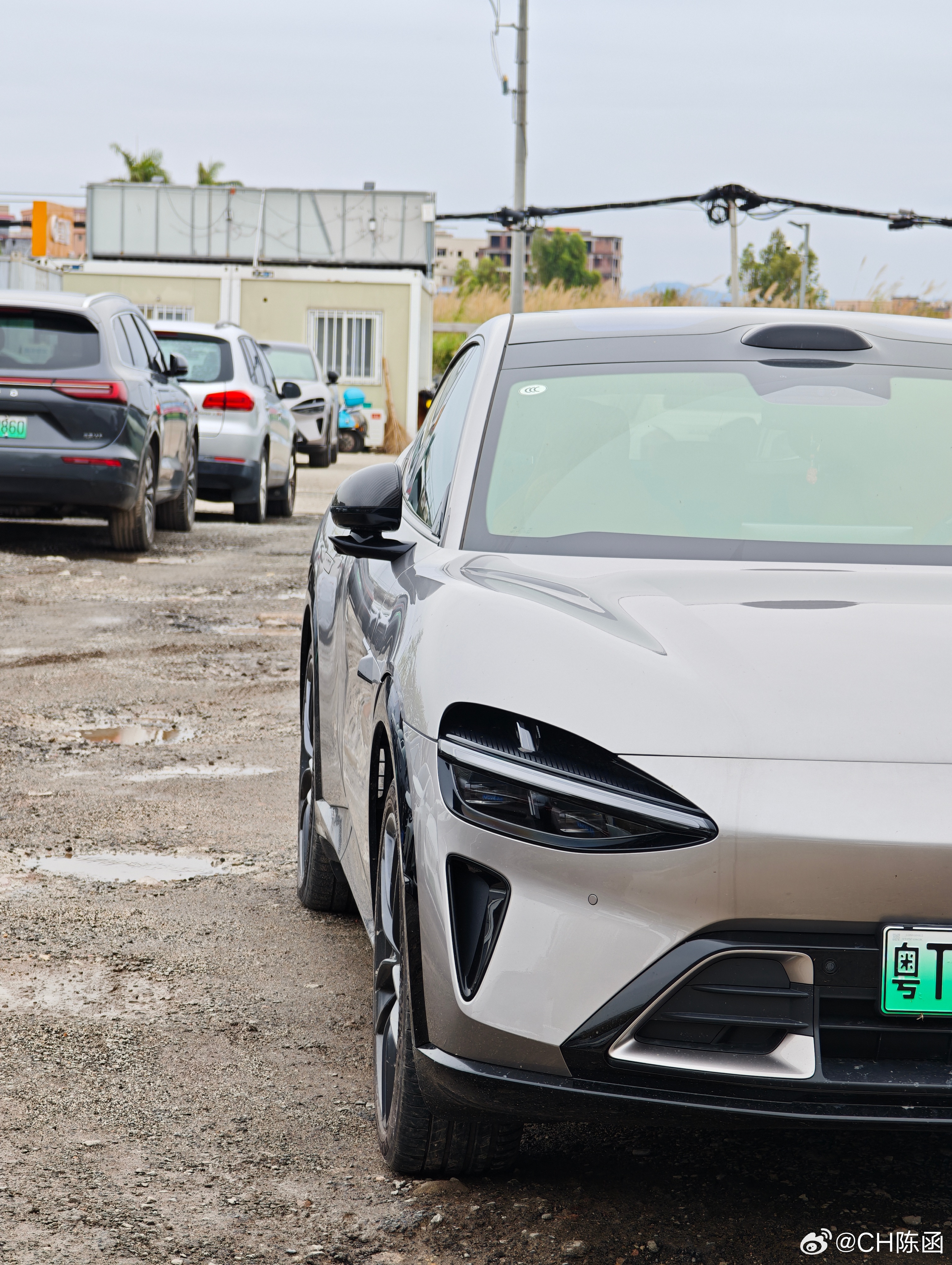 租车公司到底买了多少小米YU7？去年我去海南租了一台全新落地的，2天含全险才60