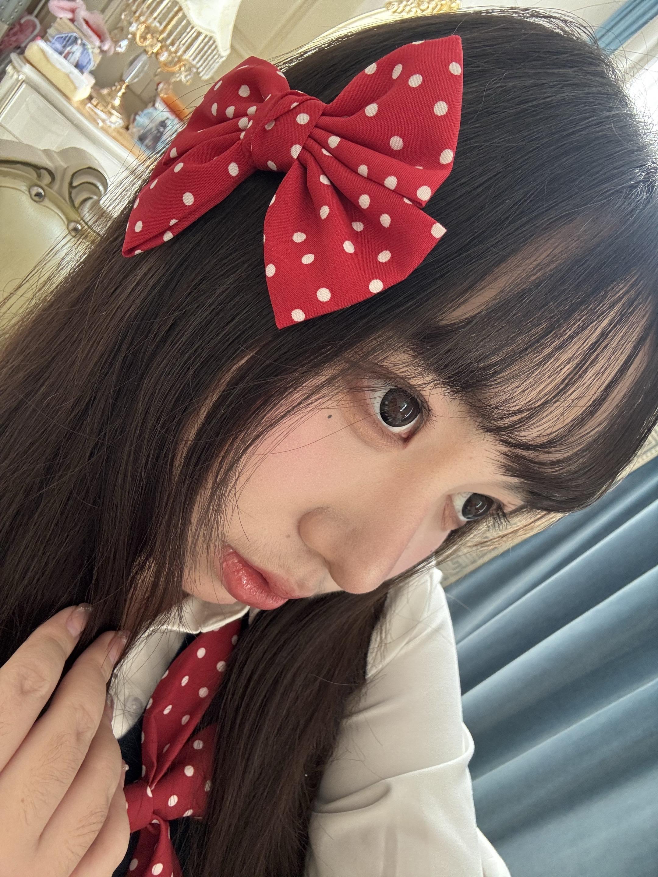 iPhone原相机拍的。不修不p 怎么说呢 我有的时候太满意我的脸了