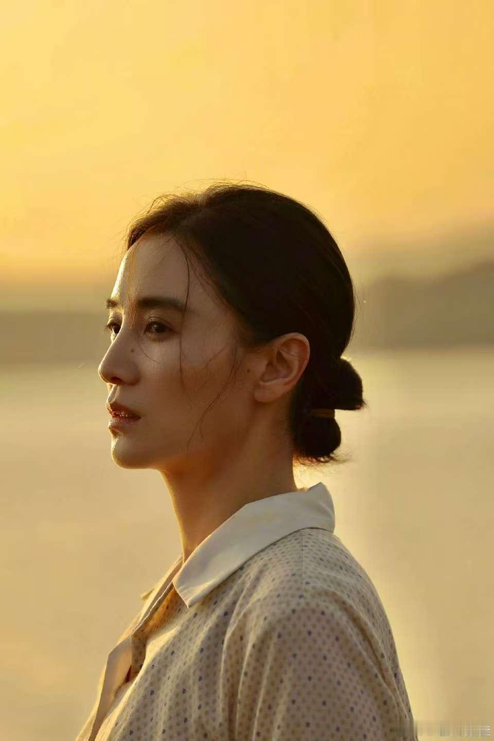 宋佳杀青特辑有电影那味了 不得不说，工作室真的是太会了，宋佳《芳名三九》杀青特辑