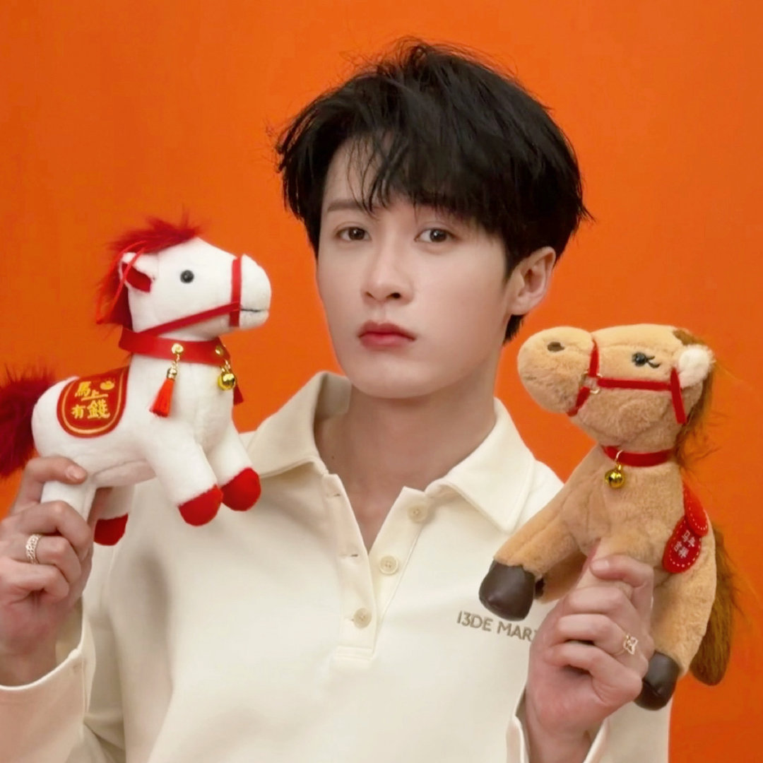 这完全是冷脸萌