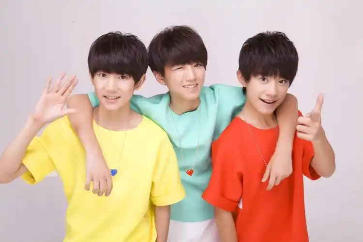 TFBOYS保密协议到期万一爆出一些不能看的丑闻，那可就好玩儿了！[哈哈][哈哈