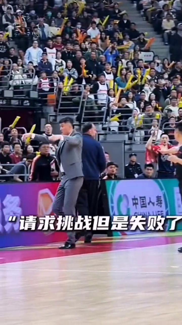 杜导真生气了，迪亚洛动作太大。
杜指导真生气了，投诉迪亚洛动作太大，表示都是大动