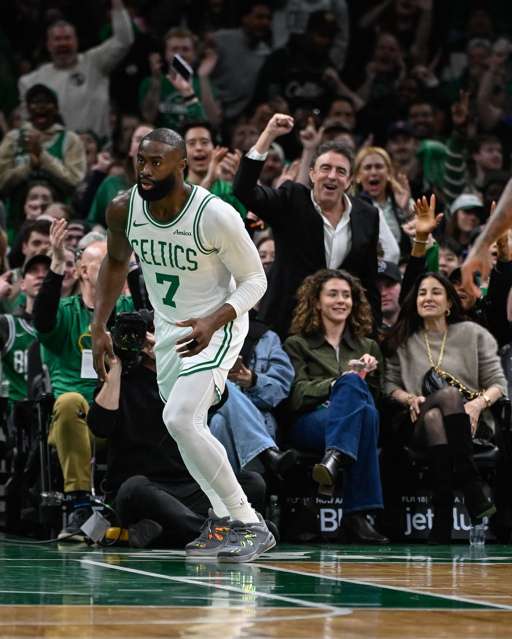 杰伦·布朗在今日对阵菲尼克斯的比赛中，罚球21投19中——这是自保罗·皮尔斯 于