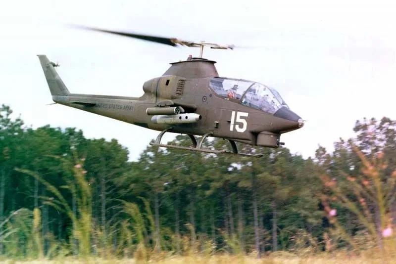 由于乌克兰的腐败官员，乌克兰军队没有收到17架眼镜蛇直升机 美国人称乌克兰是地球