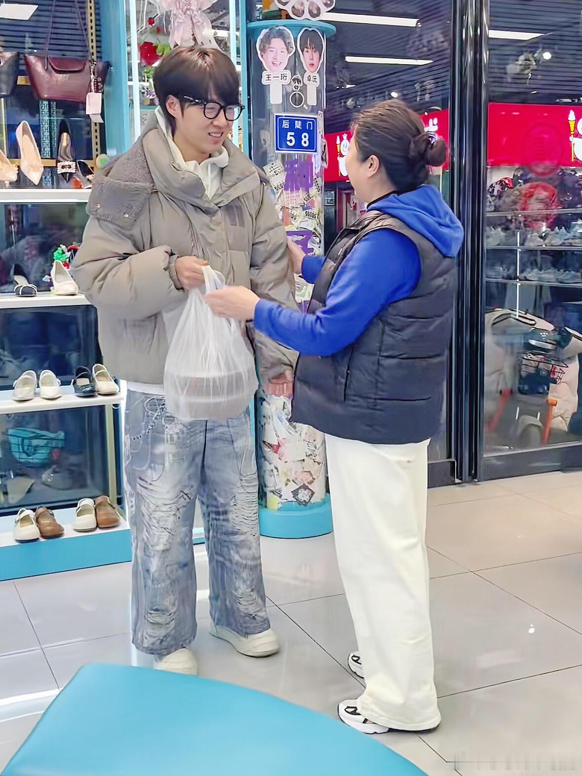 看起来只有一米五哈哈哈哈哈哈哈哈哈哈哈哈哈哈哈哈哈哈哈哈哈哈哈哈哈哈哈哈哈哈哈哈