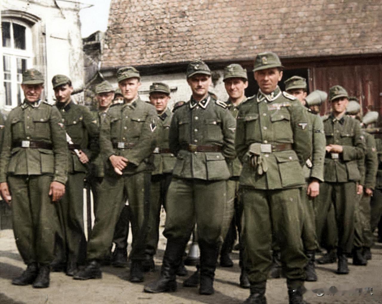 党卫军第25“匈雅提”武装掷弹兵师（匈牙利第1）是纳粹德国在二战末期仓促组建的一