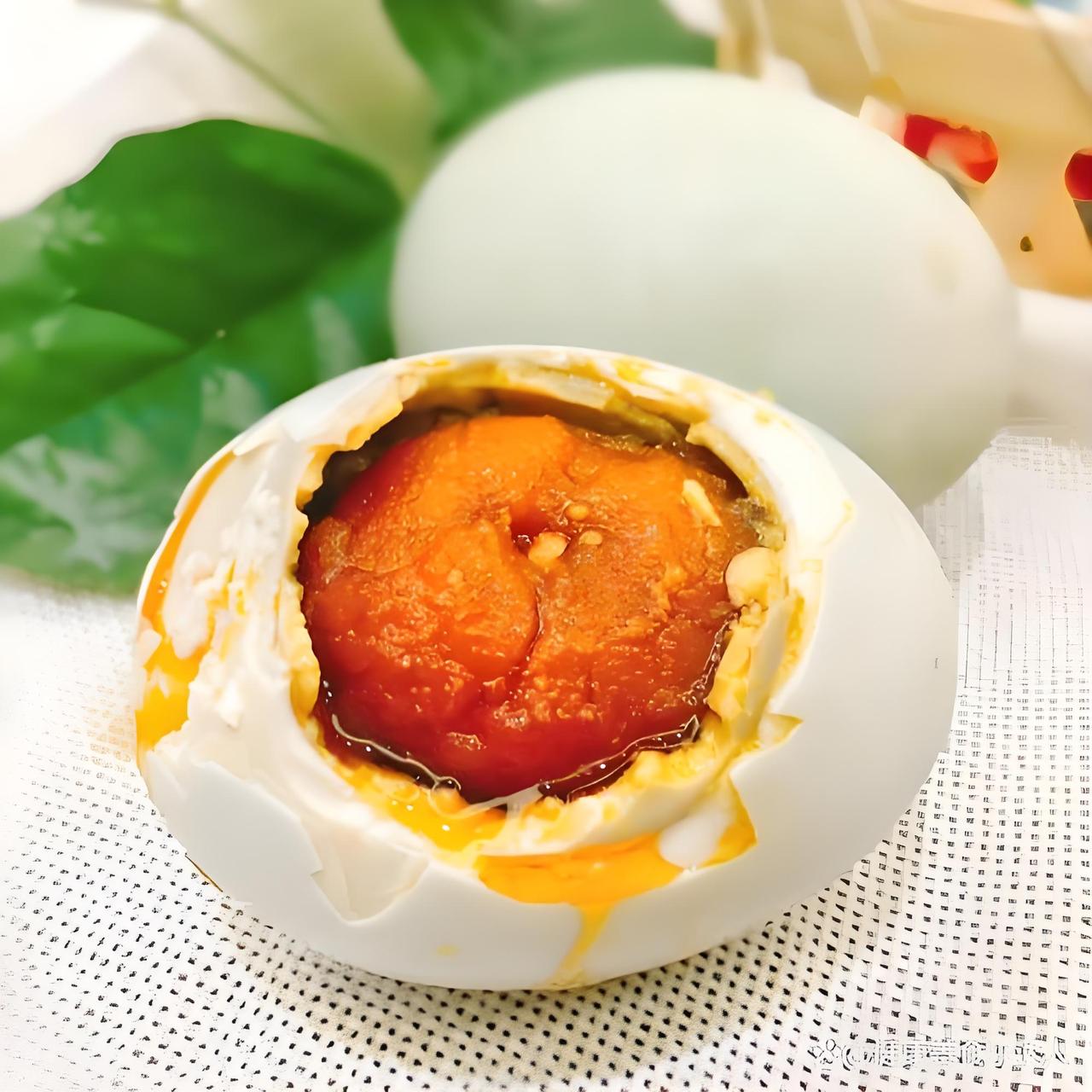 患高血压多年，我真心劝高血压患者别碰咸鸭蛋！
 
我患高血压已经很多年了，作为天