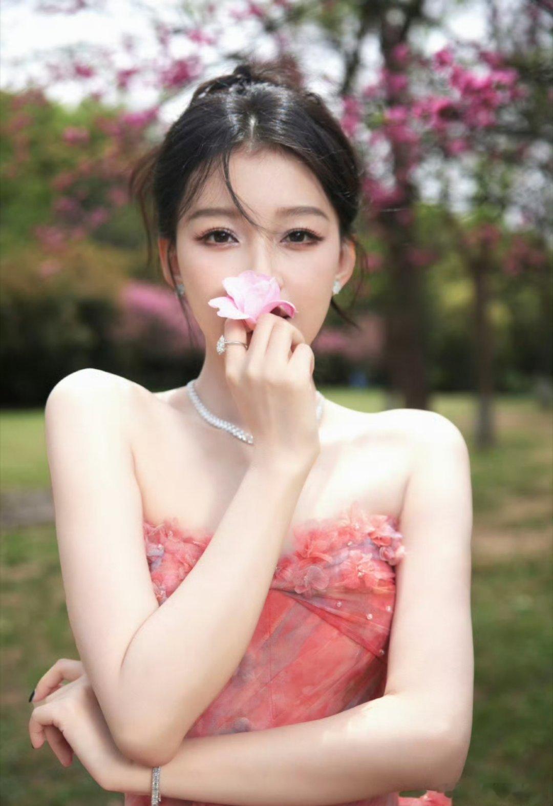 孙怡张予曦 漏风军大衣和温暖小棉袄孙怡和妈妈相处有代沟，录节目回家没多问妈妈感受
