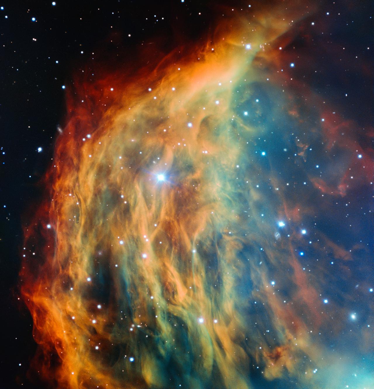 美杜莎星云，位于距离我们大约15000光年的双子座。这是一个行星状星云，宽度约4