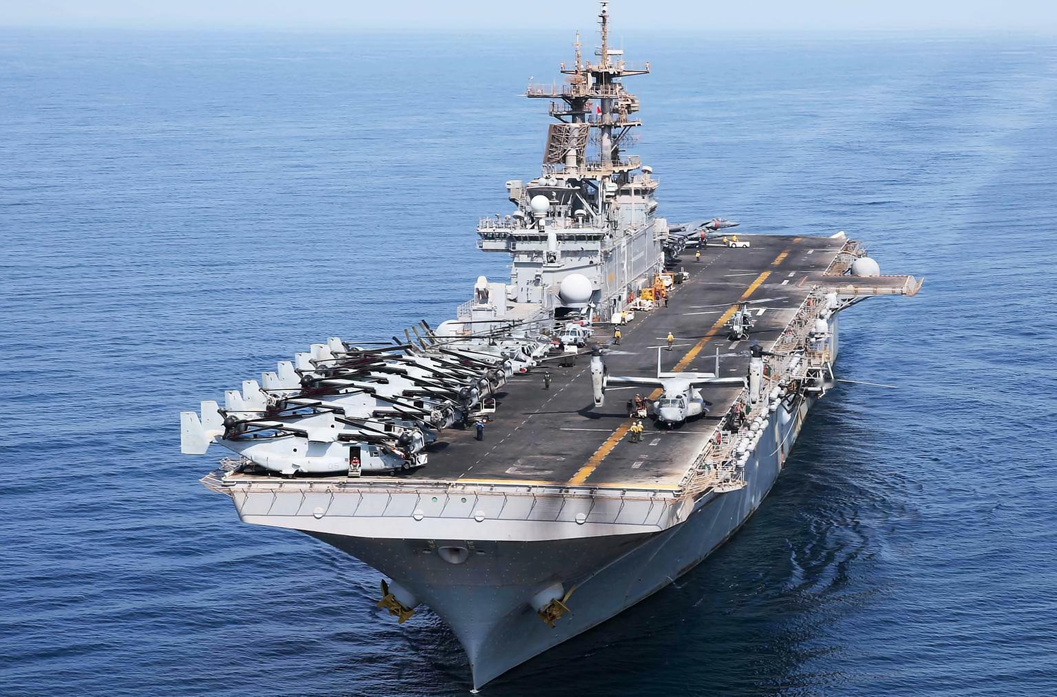 每天认识一件兵器 美国“黄蜂”级两栖攻击舰“黄蜂”级两栖攻击舰（Wasp Cla