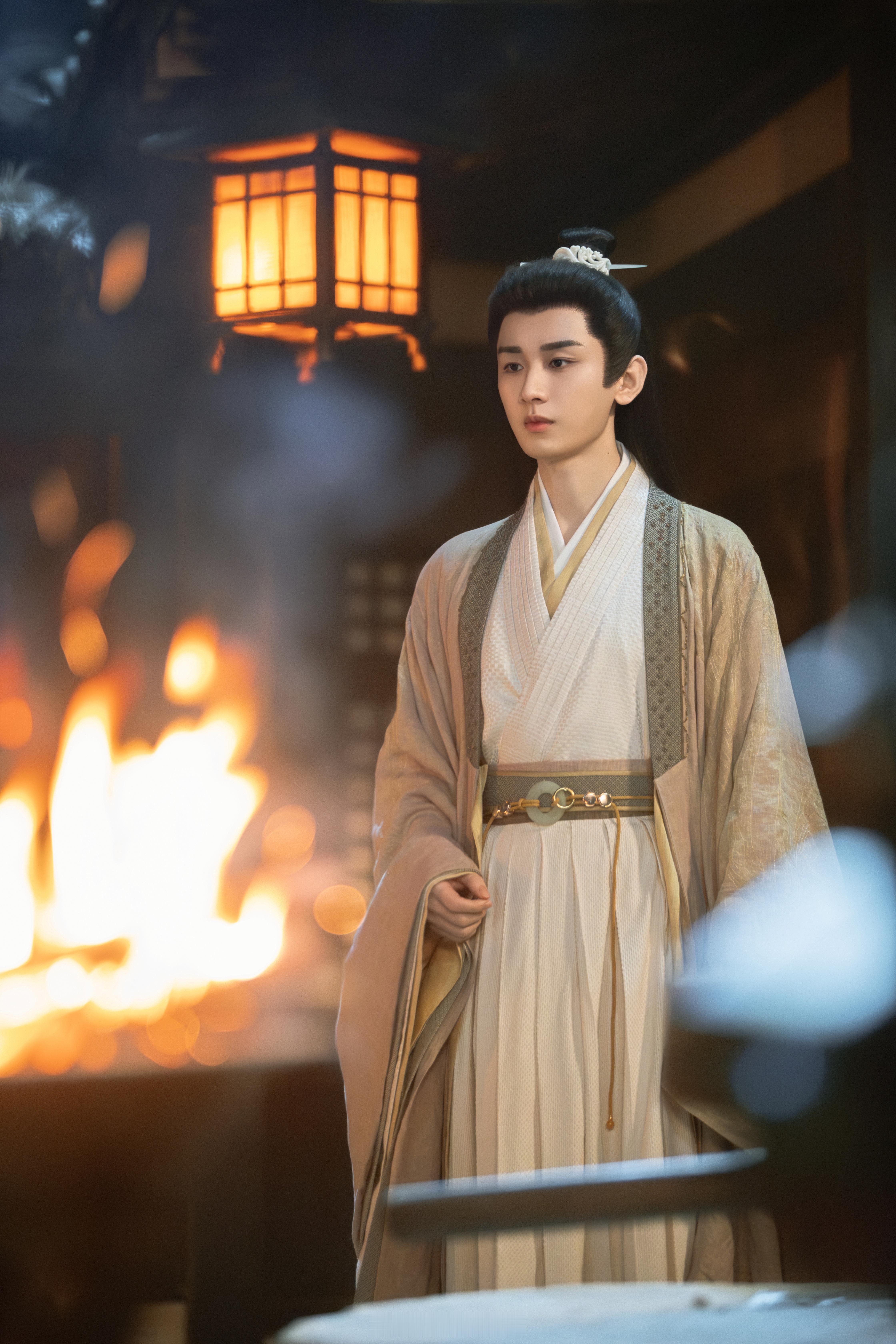 云合数据可以不用参考，成毅长安二十四计和虞书欣双轨播的各有各的好！都快来追剧吧！