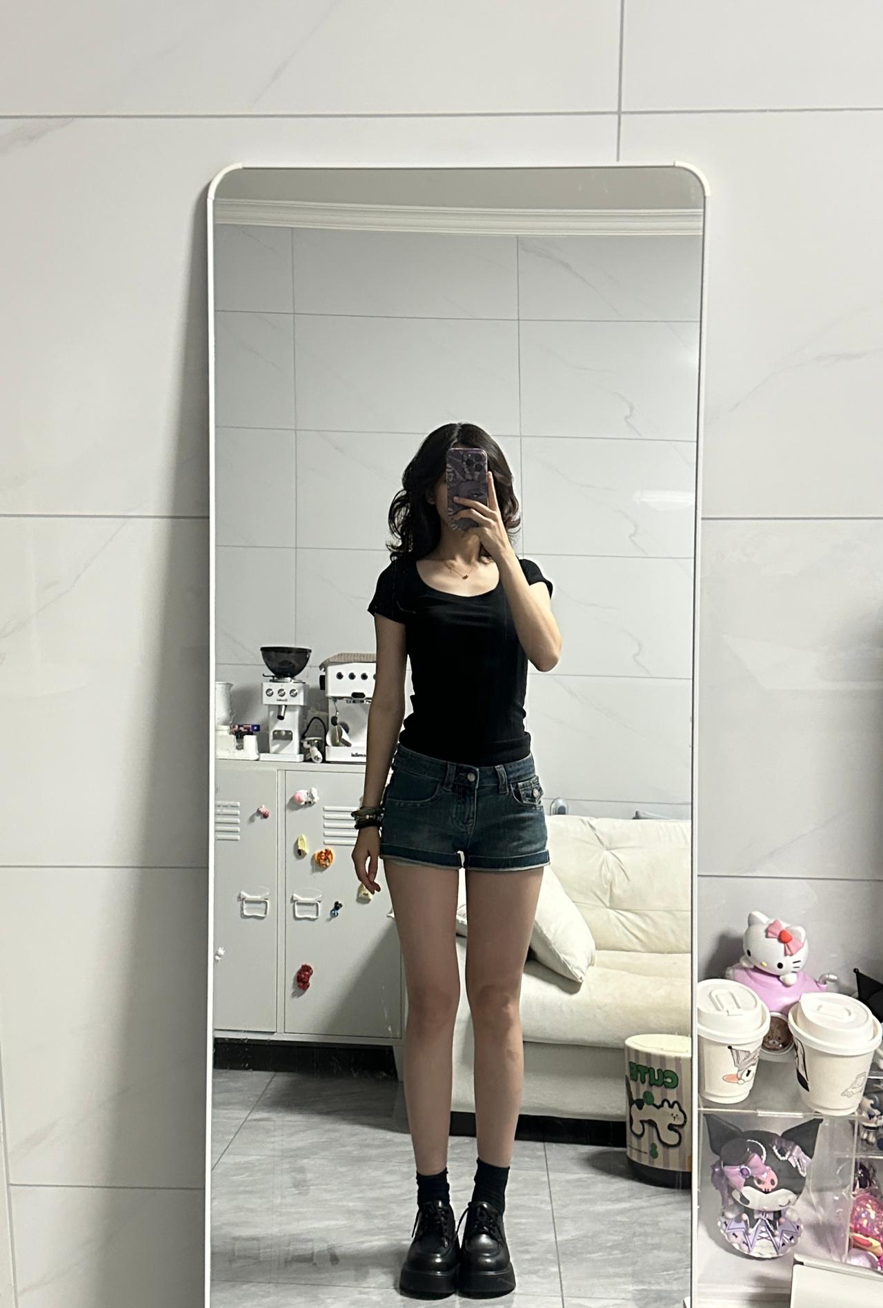 浅浅的发一些无聊的穿搭[淡淡的][淡淡的] ​​​