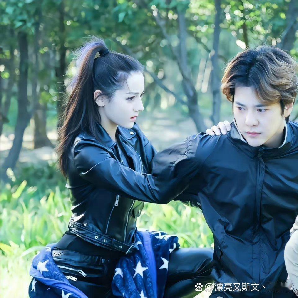 当年麻辣变形计光看热巴了，没想到迪丽热巴这张神图居然有徐海乔！ ? ​​​