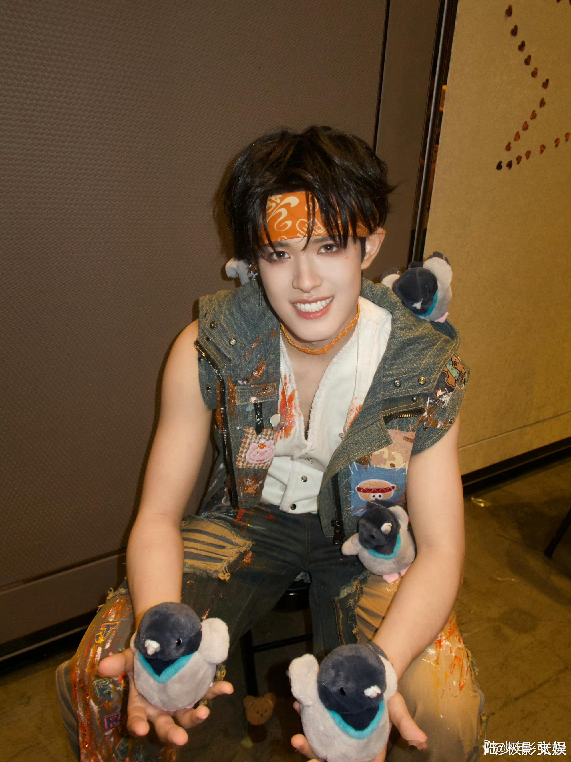 张极萌之张极呲牙笑张极呲牙笑，萌之，蛙趣爱了 