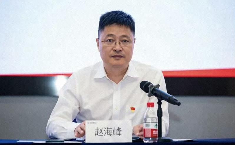 真的很难想象这两个人人品能差到这种地步，整件事实在让人难以接受。事发地点在KTV