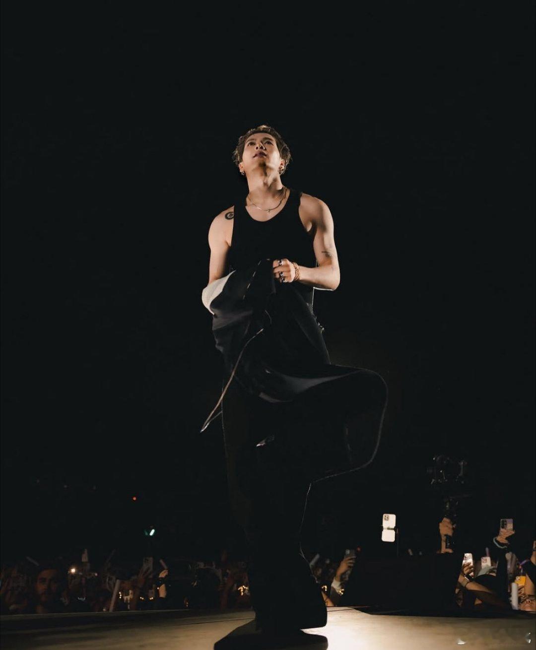 杰克逊嘴硬第一名！明明一举一动都在散发可爱暴击，还嘴硬说不可爱，建议直接把“人间