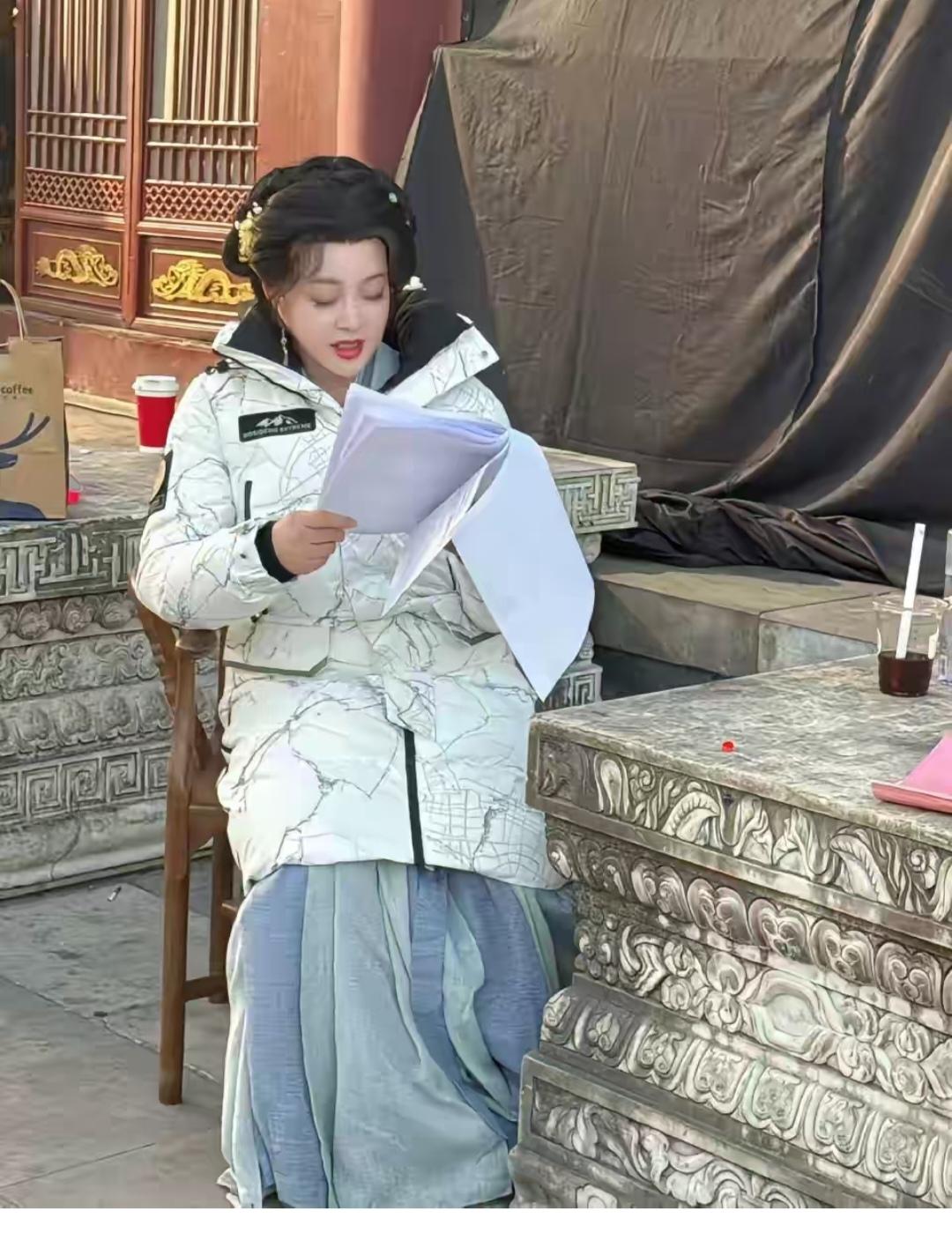 刘晓庆，七十多了还能演这样的角色。