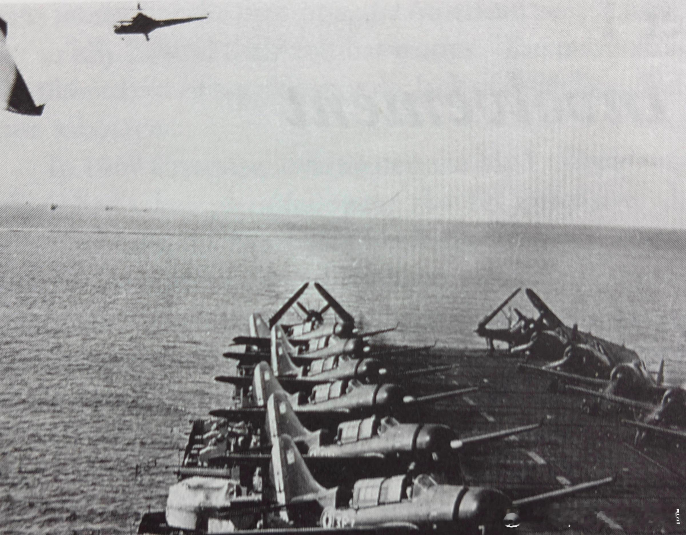 50年代初法国海军Arromanches航空母舰在越南东京湾军事历史全触达 ​​