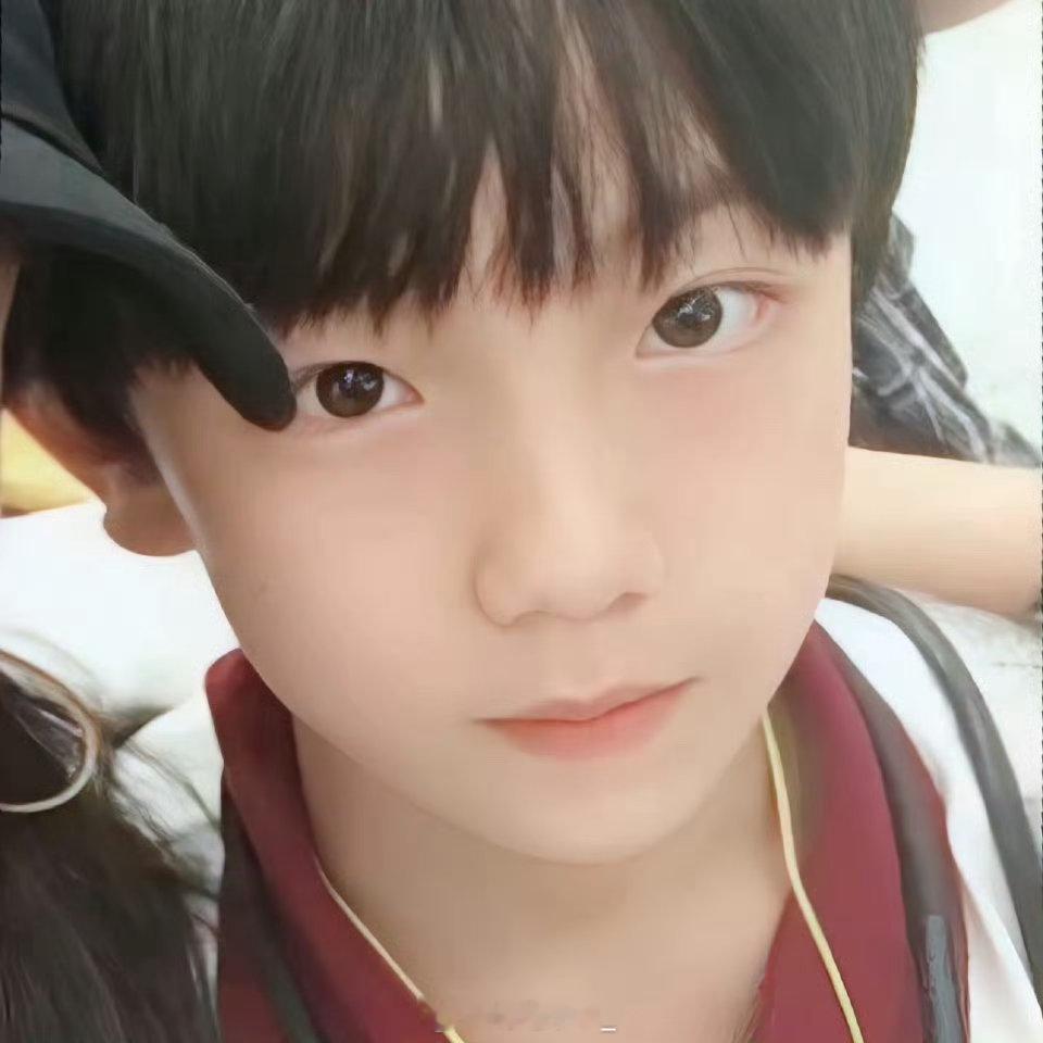 苏新皓歌手全民举荐第一 断层登顶的背后，是实力与热爱的双向奔赴。每一份支持都算数