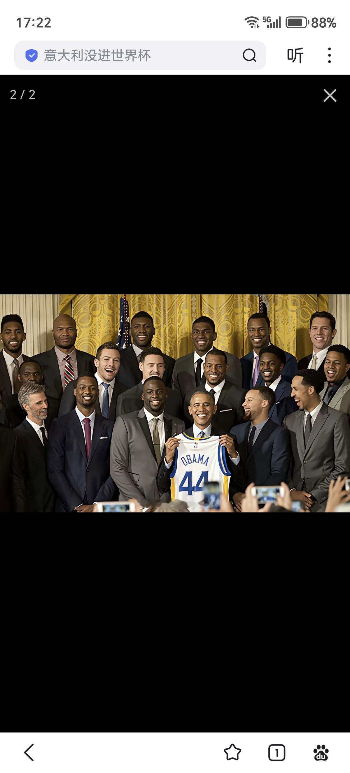 美国网友发了两张照片：
特朗普接见美国冰球队。
奥巴马接见美国篮球队。
此时无声