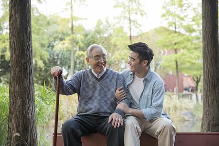 上面提出 “补偿历史亏欠”，这次直接把矛头对准了 1.8 亿农村老人的养老痛点。