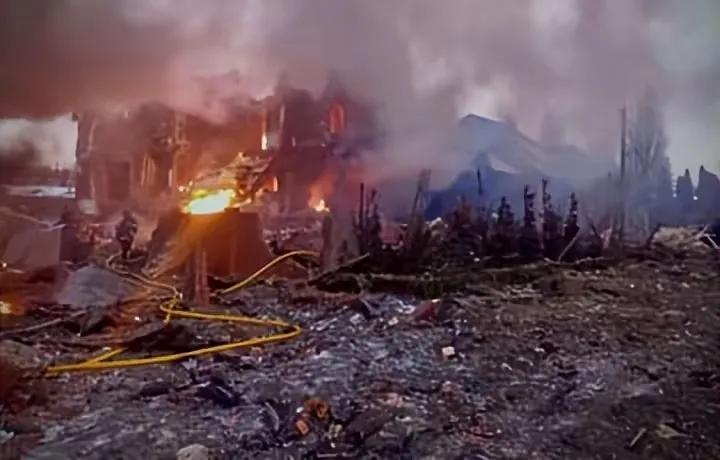 基辅再遭大规模空袭！俄军发射近300架无人机和数十枚导弹。
今天凌晨，乌克兰首都