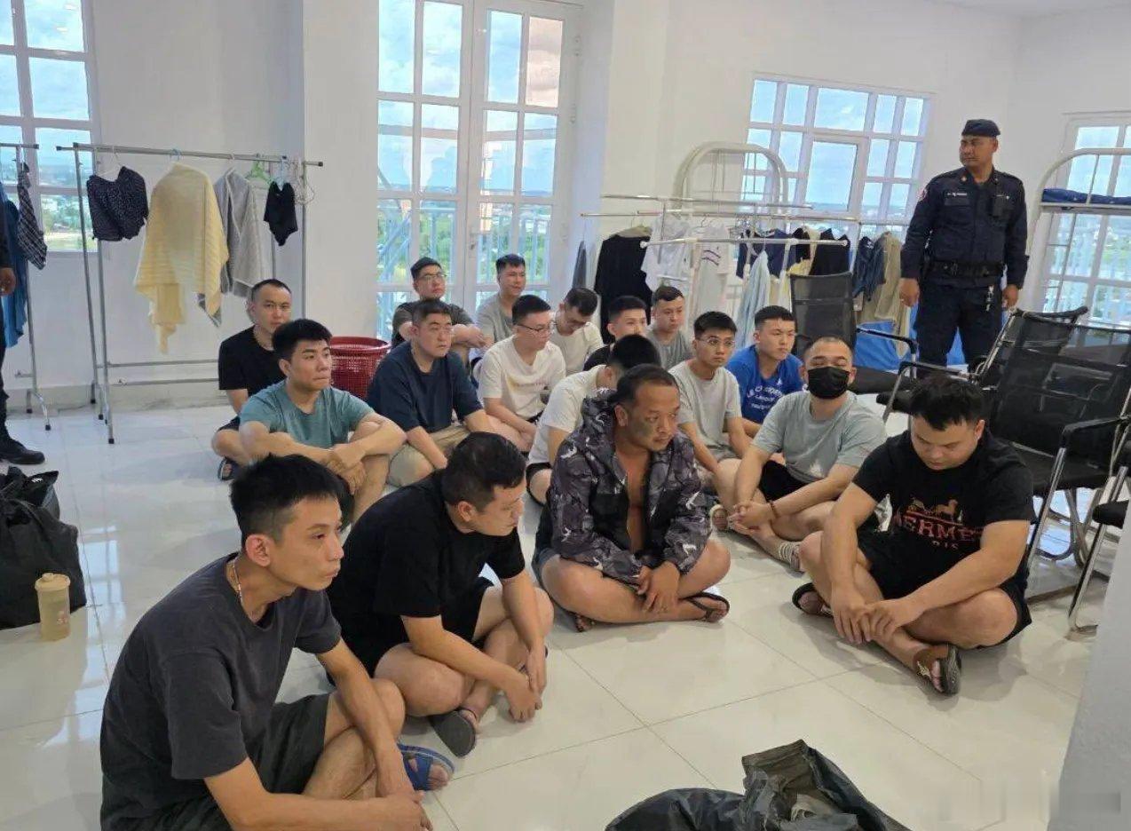 柬埔寨警方捣毁一个假冒中国公安局的电诈窝点。 ​​​